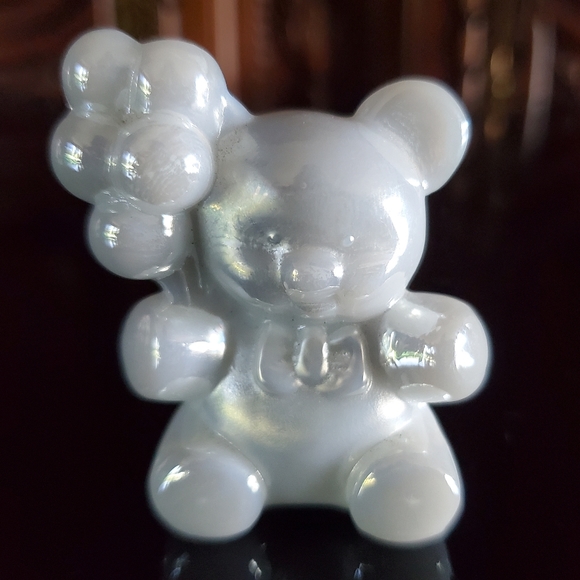Vntg Boyd "Patrick the Bear" Irredescent White Glass Teddy 🧸 Bear - Picture 8 of 8